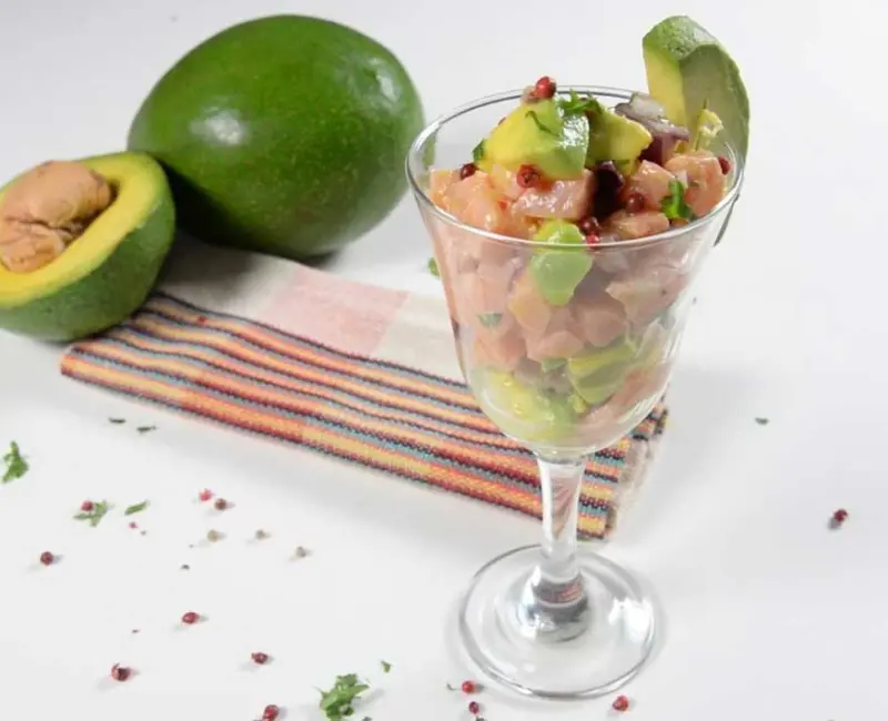 Ceviche de Abacate com Salmão