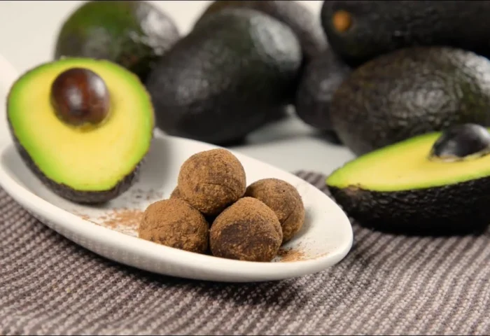 Trufas de Abacate e Chocolate