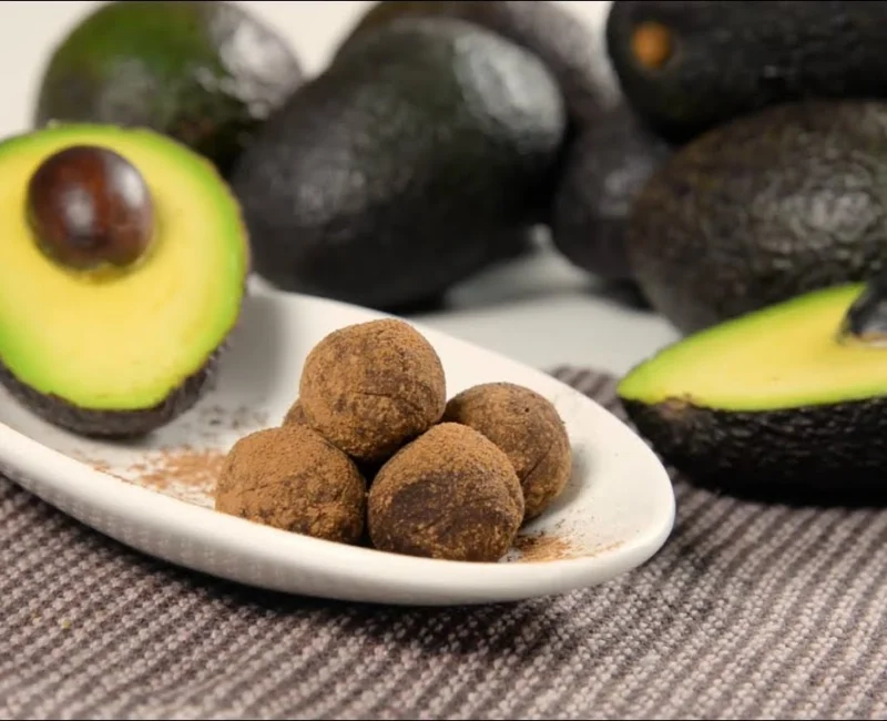 Trufas de Abacate e Chocolate