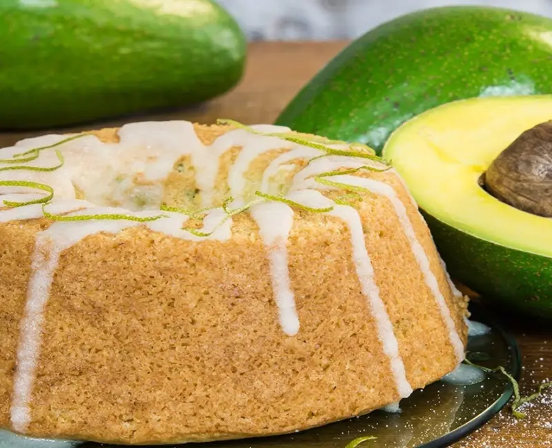 Bolo de Abacate com Limão