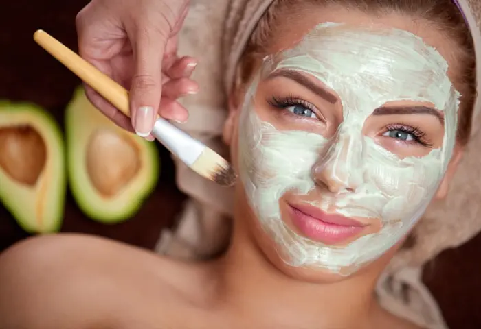6 receitas caseiras de beleza com abacate