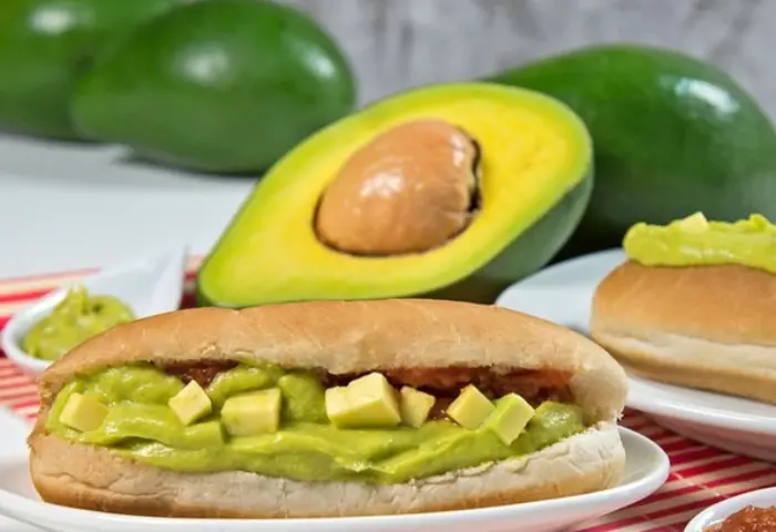 Cachorro Quente com Abacate